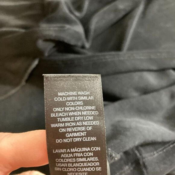 Chicos Women's Black Round Neck Pleated Asymmetrical Hem Basic‎ Top Size 2 - Picture 6 of 11